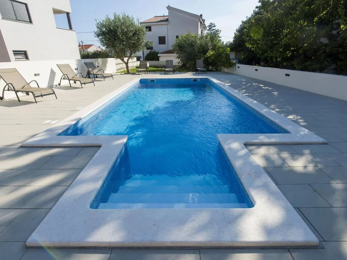 Gorgeous Seaside Villa In Zadar With Swimming Pool