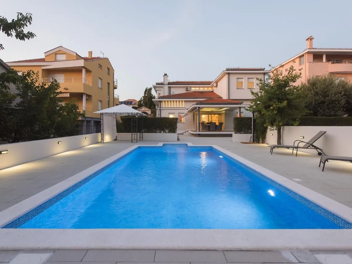 Gorgeous Seaside Villa In Zadar With Swimming Pool
